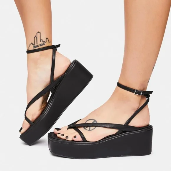 Steve Madden Strappy Black Platform Sandals - Picture 5 of 7